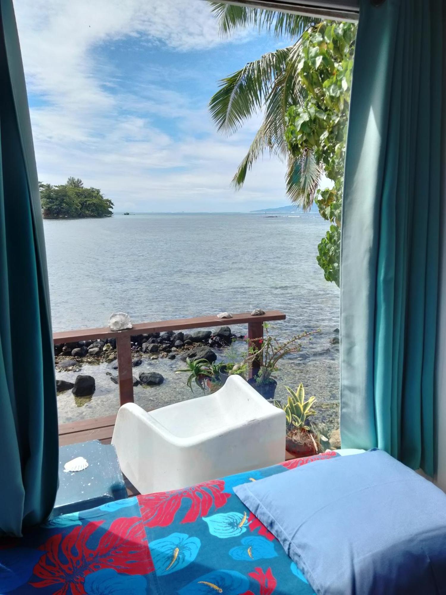 Bungalow Vue Lagon 180 Degre, La Maison Bleue Moorea Exterior photo